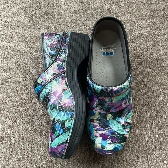 Dansko Shoes - Dansko clogs